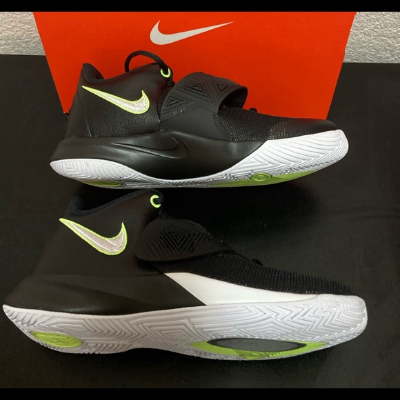 NEW NIKE KYRIE FLYTRAP III (GS) SIZE 4.5 5.5 6 6.5  BQ5620001 AUTHENTIC KIDS - Picture 3 of 16